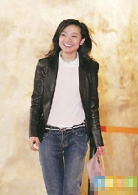 曝姜昆漂亮女儿姜珊近照 在父亲支持下开公司(多图)