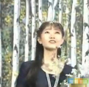 曝姜昆漂亮女儿姜珊近照 在父亲支持下开公司(多图)