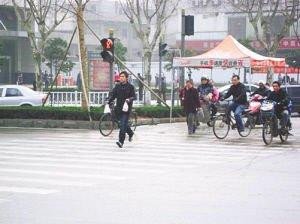 武汉出狠招,公布首批不文明市民名单及部分照片(图)