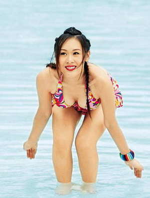 盘点亚姐25年胸战史:你以为亚姐是那么好当的(组图)