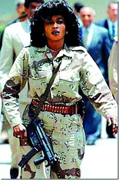 卡扎菲在进攻班加西过程中，动用秘密力量——“女子敢死队”。