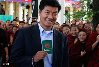 达赖引退 西藏流亡政府领导人更新换代