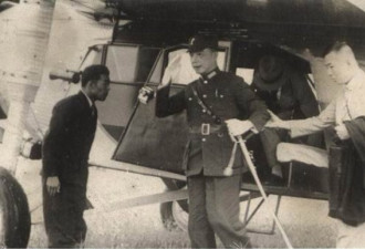 老照片：汪精卫在伪政权时期的戎装照