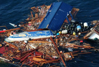 实拍：日本海啸垃圾形成巨岛正漂向美国