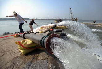 组图：两湖旱情相当严重 30万人用水困难