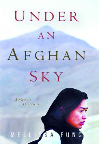 冯文嘉的新书《在阿富汗的天空下》(Under an Afghan Sky)。（加拿大《明报》）