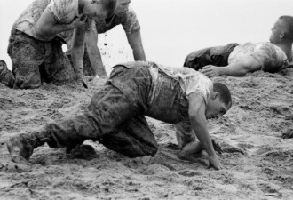 猎杀精锐：图片揭秘美国的海豹突击队