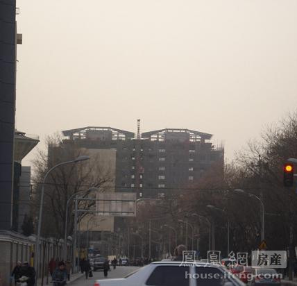 探访京城最贵豪宅 钓鱼台7号：一墙之隔天壤有别(组图)
