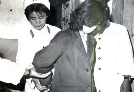 实拍：乱世用重典 1983年严打期间被抓的罪犯们(组图)