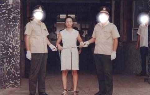 实拍：乱世用重典 1983年严打期间被抓的罪犯们(组图)