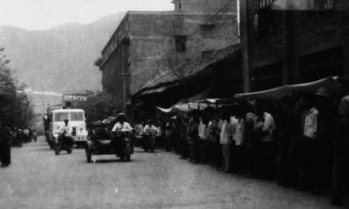 实拍：乱世用重典 1983年严打期间被抓的罪犯们(组图)