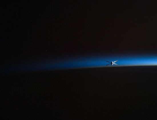 降落之前(图片来源:NASA)