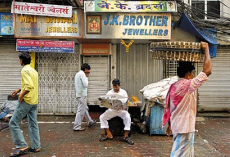 孟买连环爆炸 珠宝店千万元钻石被炸飞