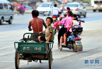 实拍中国民工子女的暑假生活 令人心酸