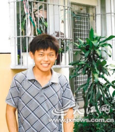 江西卖甘蔗打工者自学6年考上美国大学(图)