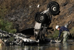 俄罗斯一架客机坠毁造成至少44人死亡