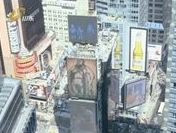孔子形象在纽约时报广场亮相（视频截图）