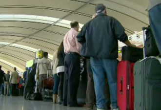 机场安检员非法怠工 乘客排出百米人龙
