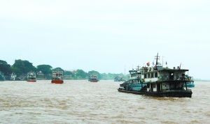今天早晨，滞留在泰国清盛的船员和船只启程回国。