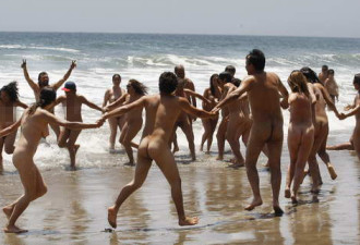 智利天体海滩 赤男裸女坦诚贴近大自然