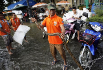 首都保不住 洪水令曼谷市民开始大撤离