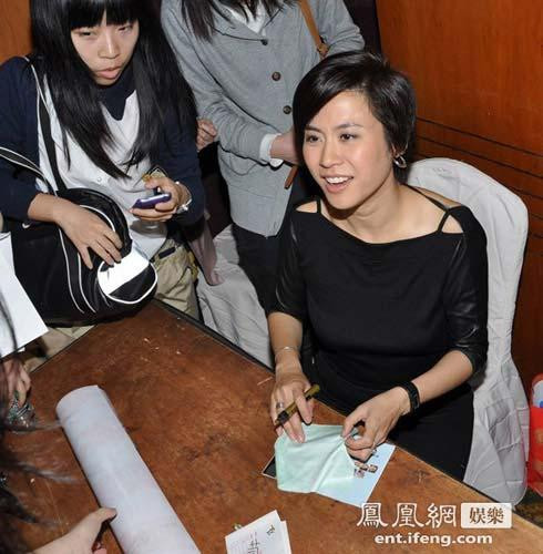 袁咏仪自曝与宣萱绝交内幕 误信其勾引张智霖(组图)