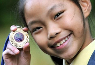10岁台湾女孩讲10种语言 天生语言学家