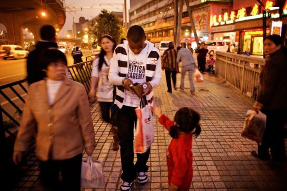 图说“广漂”非洲人：广州约有20万非洲人 每年增30