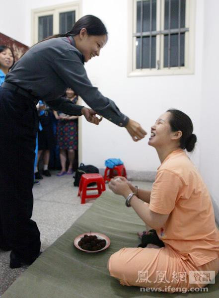摄影记者直击:女囚临刑前的十二小时(高清组图)