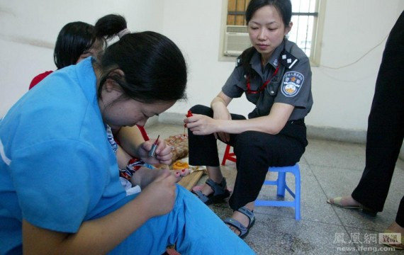 摄影记者直击:女囚临刑前的十二小时(高清组图)