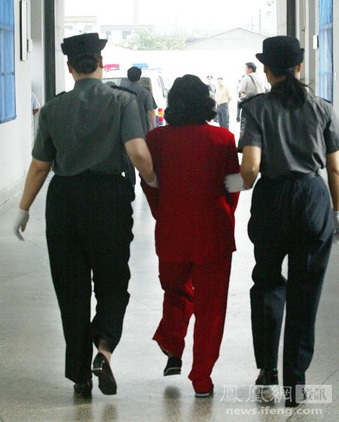 摄影记者直击:女囚临刑前的十二小时(高清组图)
