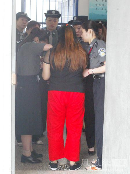 摄影记者直击:女囚临刑前的十二小时(高清组图)