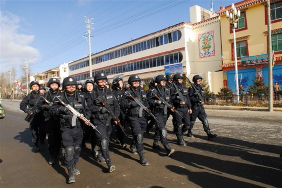 一组成都和德阳特警在四川藏区维稳时的照片曝光(组图)