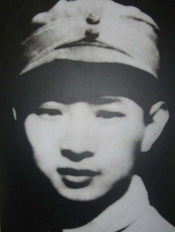 老照片：胡耀邦罕见旧照曝光 1941年结婚照(组图)