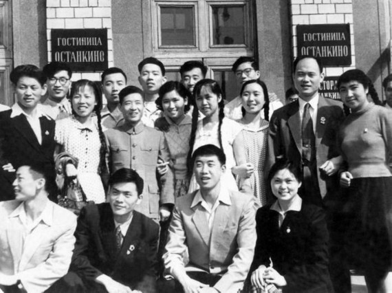 老照片：胡耀邦罕见旧照曝光 1941年结婚照(组图)