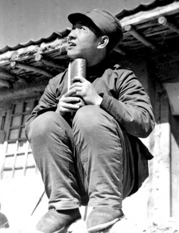 老照片：胡耀邦罕见旧照曝光 1941年结婚照(组图)