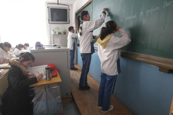 嫩模流行的年代:一个年仅13岁的青岛女孩的T台梦(组图)