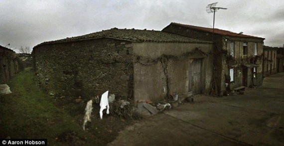 谷歌街景中的世界偏僻角落：废弃的房屋、怪诞森林(高清)