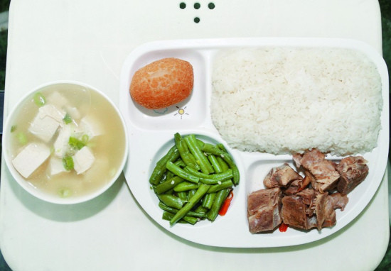 台媒:台北监狱伙食标准过高 部分犯人吃腻猪蹄(组图)