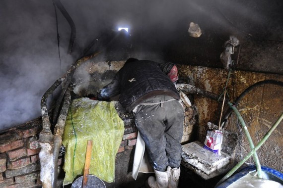 惨无人道:智障劳工在北京黑豆腐作坊内被虐致死(高清组图)