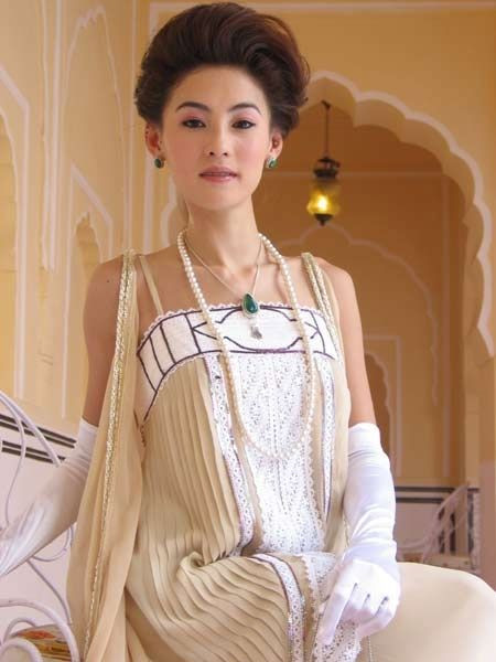 吸金能力最强十大华人混血美女明星(图)