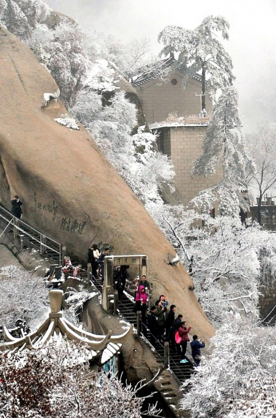 冬季到华山去看雪：天下奇险之中的奇绝景色(高清组图)