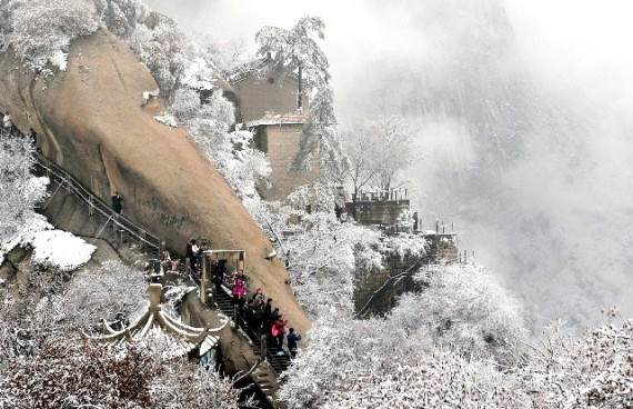 冬季到华山去看雪：天下奇险之中的奇绝景色(高清组图)