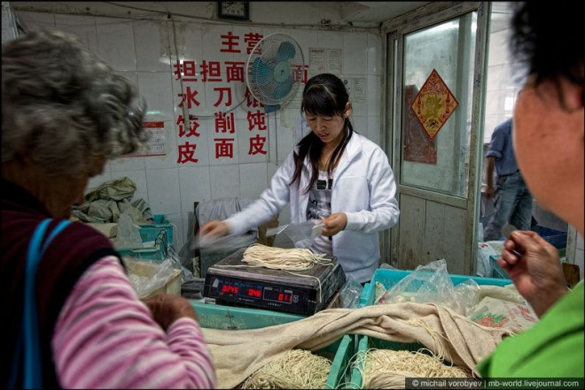 浮华都市深处的异景：上海即将消失的贫民窟(高清组图)