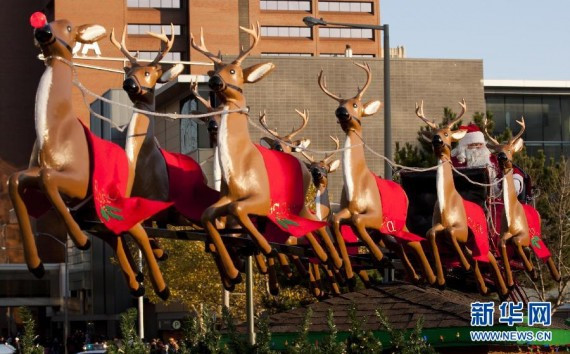 加拿大举行圣诞大游行 喜迎圣诞季【图】