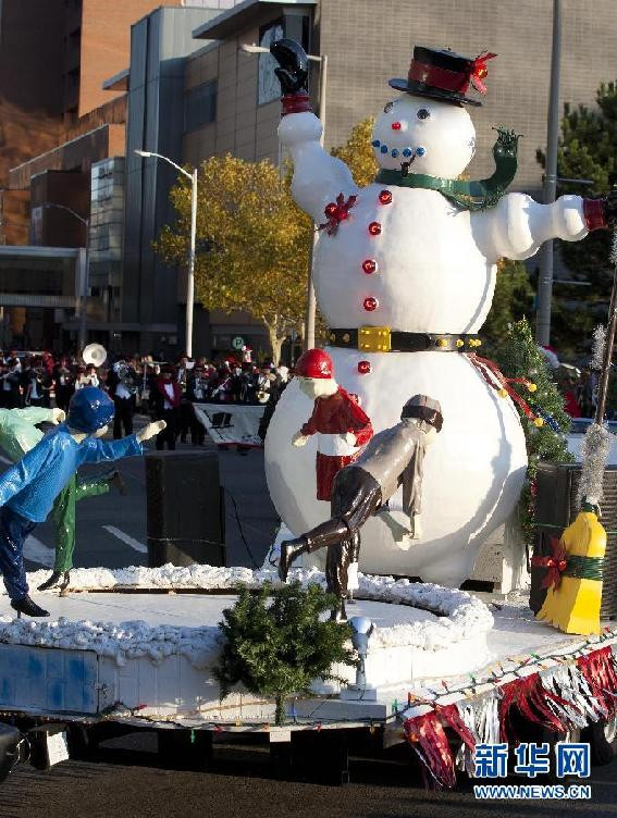 加拿大举行圣诞大游行 喜迎圣诞季【图】