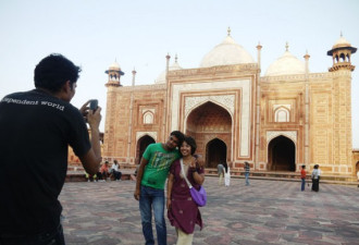 台女孩的印度游记 在泰姬陵被百人搭讪