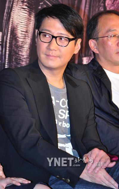 高清实拍:刘亦菲出席活动不慎走光 巩新亮透视装亮相