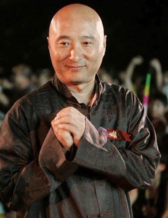 陈佩斯很节俭 仍住在陈旧公寓 与刘晓庆的豪宅毗邻(组图)