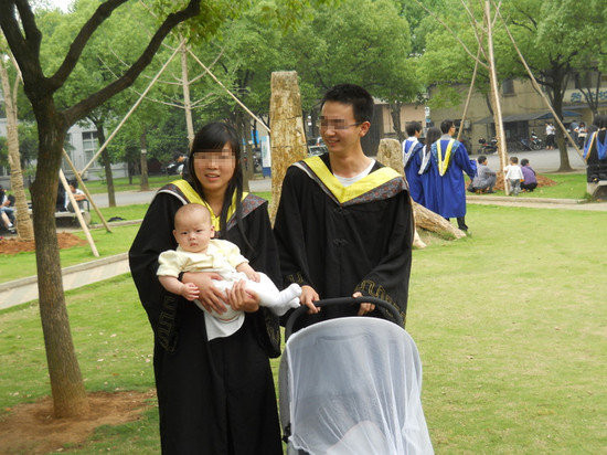 他们的寂寞成灾 记录那些疯狂的大学男女(高清组图)